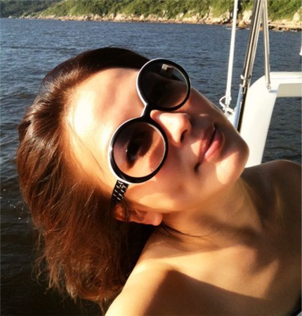 中国版初恋那件小事女主是谁 赵今麦泡面头造型被嘲“必一运动”(图3) bsports必一体育